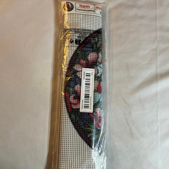 New in Package 12X12 Diamond Art Stained Glass with Cardinal and Flowers - Picture 3 of 5